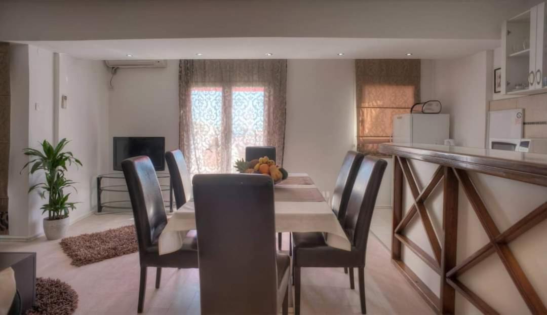 Apartments Aleksandar Petrovac Δωμάτιο φωτογραφία